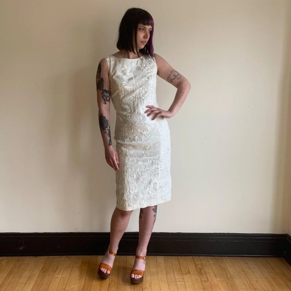 Cream White Sleeveless Embroidered Linen Spiegel Dress
